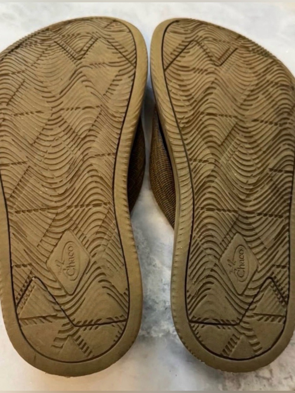 Like New Big Kids Boys Size 7 Chaco - Picture 2 of 2